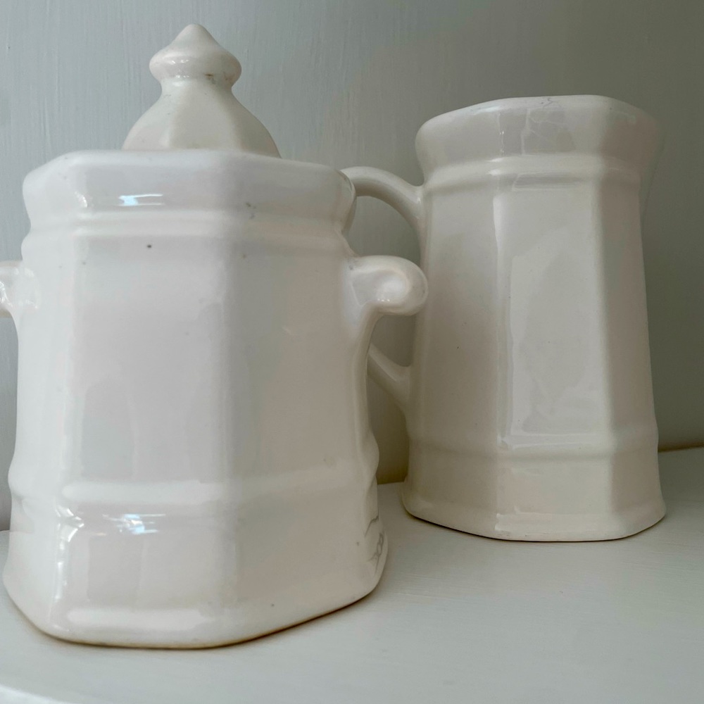 Pfaltzgraff Heritage White cream and sugar set